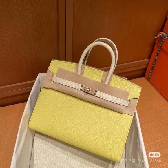 Classic Hermes Bag: A Stylish and Versatile Choice for Elegance - Picture 1 of 4